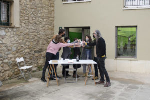 Brindis de ratafia en motiu de la celebració de l'aprovació de la llei.