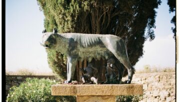 El primer bany - Anna Dot - a cura de Marta Pol Rigau. Foto: Pol Aregall