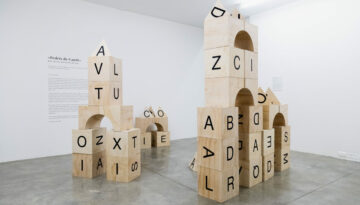 Construir com escriure o escriure com construir - Centro Cultural de España en Guatemala - Anna Dot. Foto: José Oquendo.