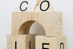 Construir com escriure o escriure com construir - Centro Cultural de España en Guatemala - Anna Dot. Foto: José Oquendo.